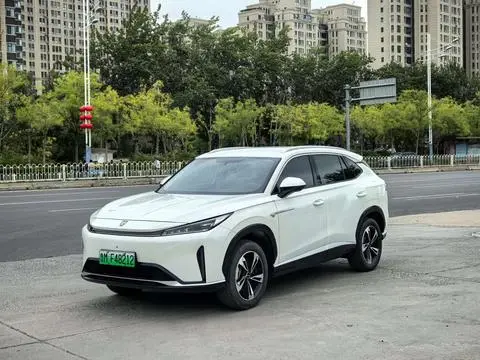 Roewe D5X DMH 2024
