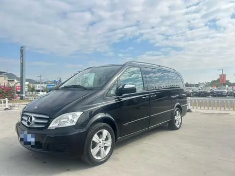 Mercedes-Benz 唯雅诺 2010