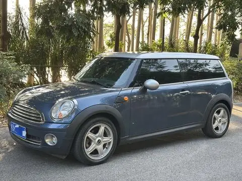 MINI CLUBMAN 2010