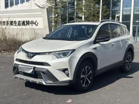 Toyota RAV4 2018 — фото 1