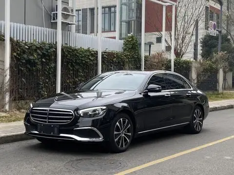 Mercedes-Benz E-Class PHEV 2022 — фото 1