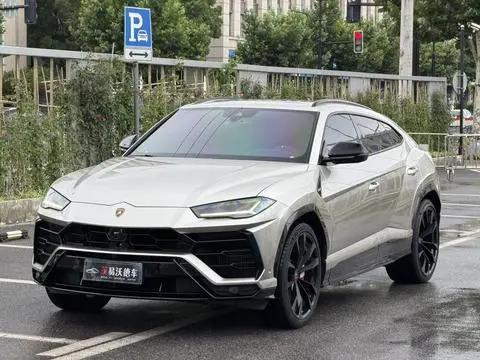 Lamborghini Urus 2021