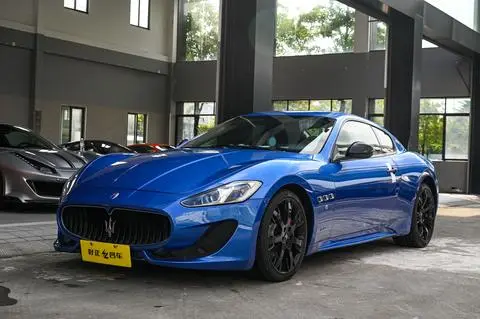 Maserati GranTurismo 2013 — фото 1