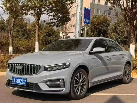 Geely Preface 2025 — фото 1