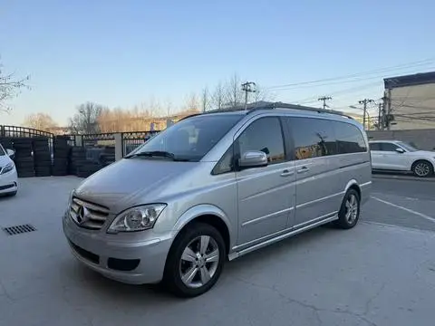 Mercedes-Benz 唯雅诺 2013