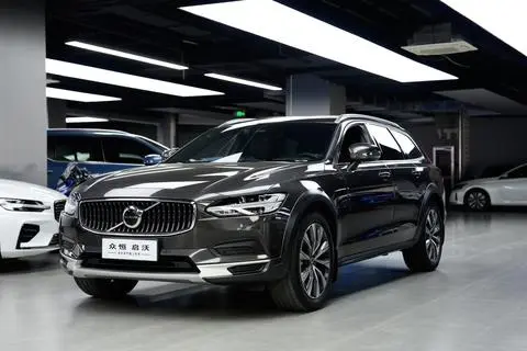 Volvo V90 2024