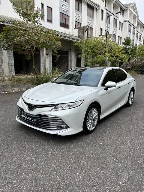 Toyota Camry 2019