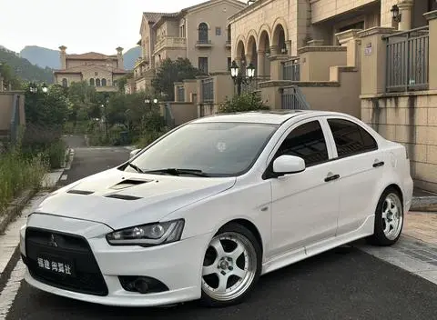 Mitsubishi 翼神 2013