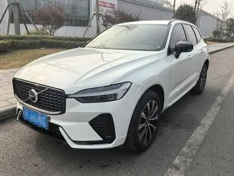 Volvo XC60 2025