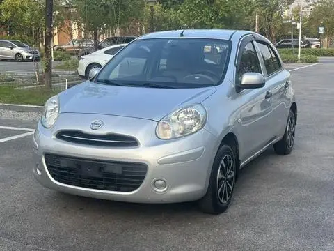 Nissan 玛驰 2010