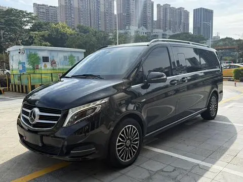 Mercedes-Benz V-Class 2018 — фото 1