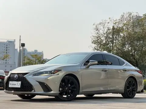Lexus ES 2021