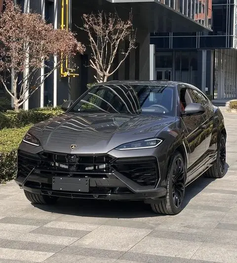 Lamborghini Urus SE 2025