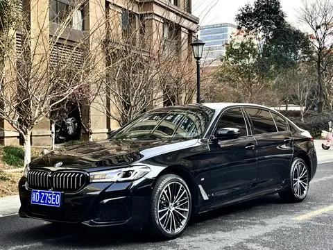 BMW 5 Series 2022 — фото 1