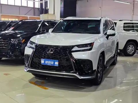 Lexus LX 2023 — фото 1