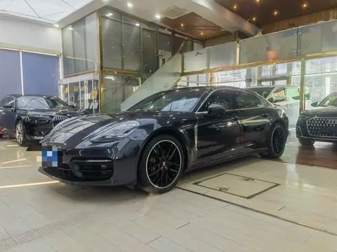 Porsche Panamera 2021