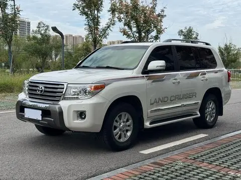 Toyota 兰德酷路泽 2016