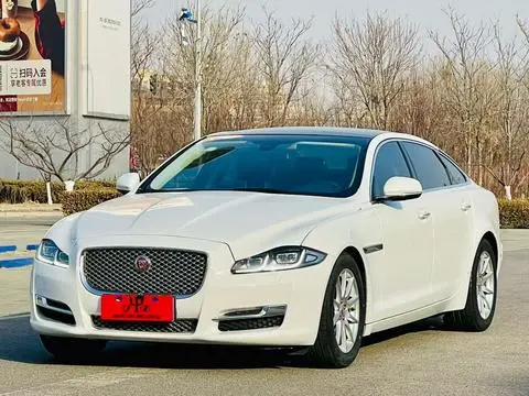 Jaguar XJ 2016 — фото 1