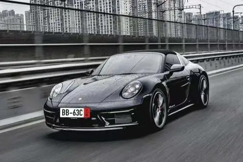 Porsche 911 2023