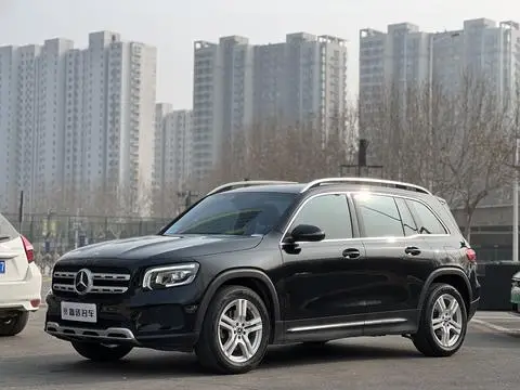 Mercedes-Benz GLB 2023 — фото 1