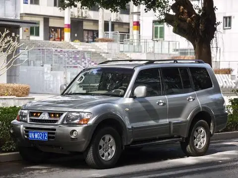 Mitsubishi 帕杰罗 2008