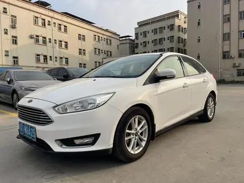Ford Focus 2015 — фото 1
