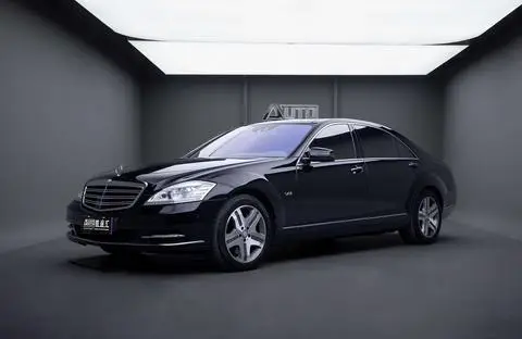 Mercedes-Benz S-Class 2010