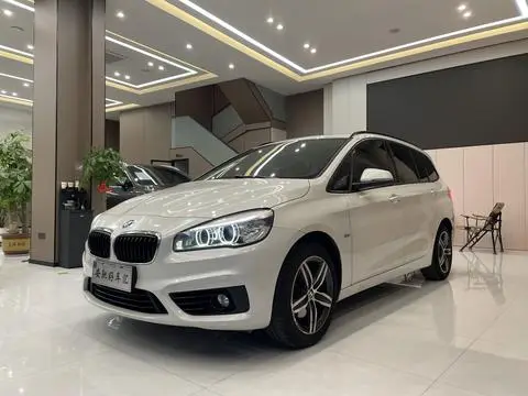 BMW 2 Series 多功能旅行车 2015