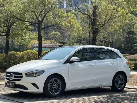 Mercedes-Benz B-Class 2020 — фото 1