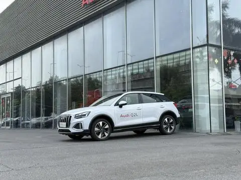 Audi Q2L 2024 — фото 1