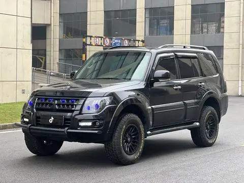 Mitsubishi 帕杰罗 2018