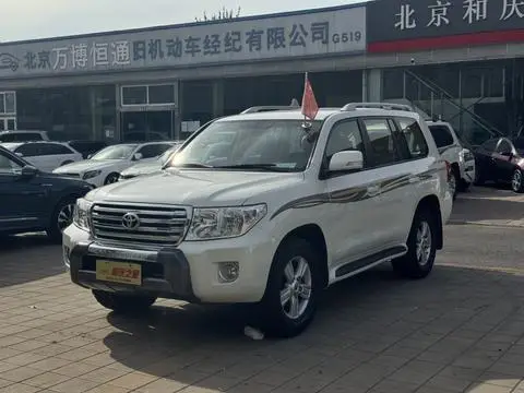 Toyota 兰德酷路泽 2015