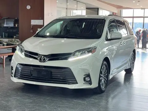 Toyota SIENNA 2020 — фото 1