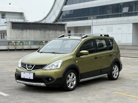 Nissan 骊威 2015