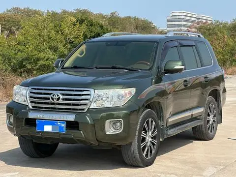 Toyota 兰德酷路泽 2015