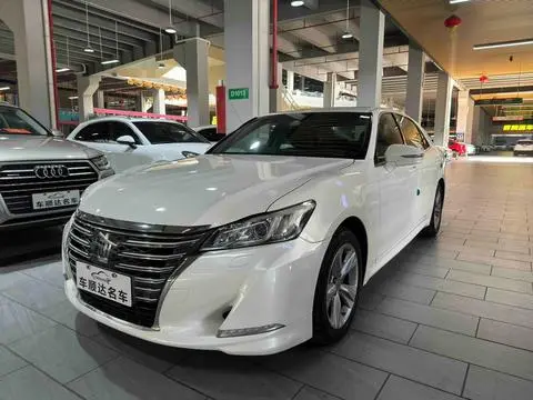 Toyota Crown 2015 — фото 1