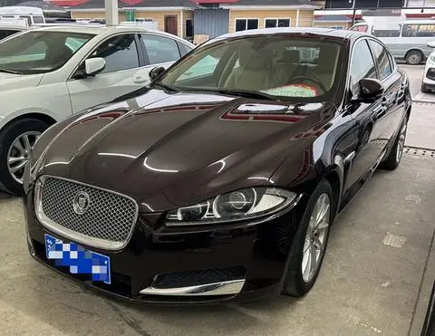 Jaguar XF 2012