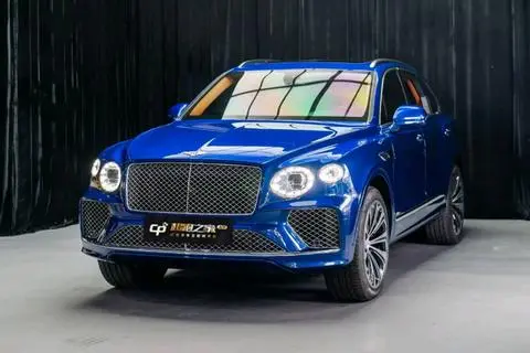 Bentley 添越 2022 — фото 1