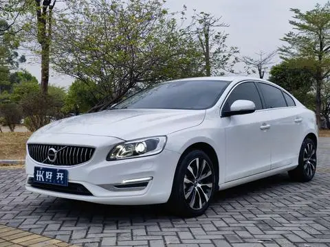 Volvo S60 2019 — фото 1