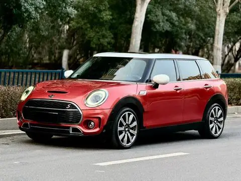 MINI CLUBMAN 2023