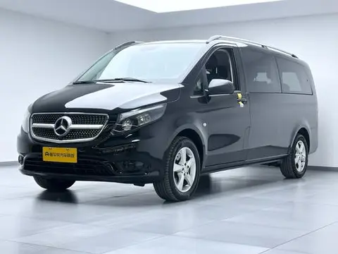 Mercedes-Benz 威霆 2016