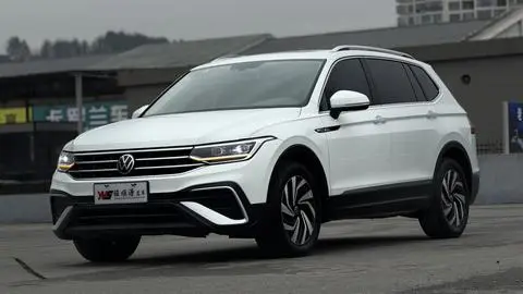 Volkswagen Tiguan L 2023 — фото 1