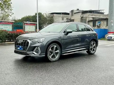 Audi Q3 2019 — фото 1