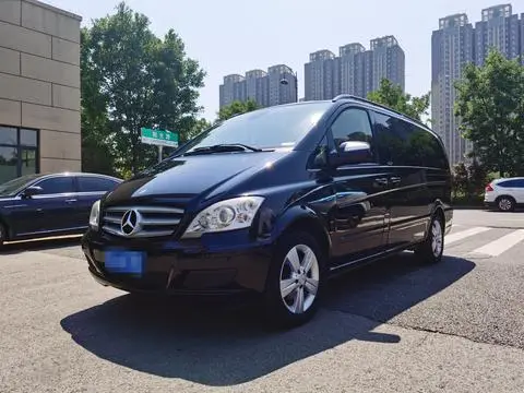 Mercedes-Benz 唯雅诺 2013
