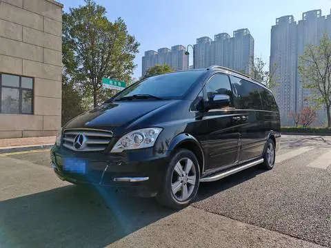 Mercedes-Benz 唯雅诺 2013 — фото 1