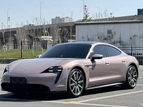 Porsche Taycan 2022