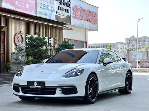 Porsche Panamera 2017 — фото 1