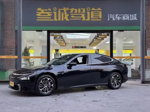 XPeng 小鹏P7 2022