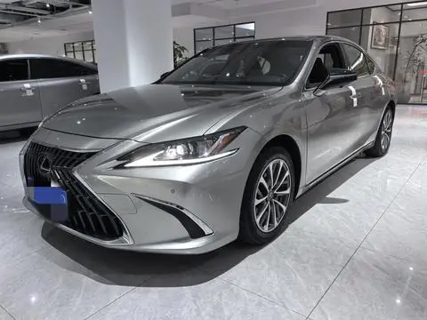 Lexus ES 2022
