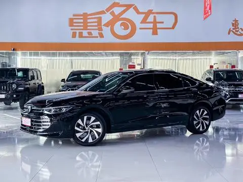 Volkswagen Passat 2025
